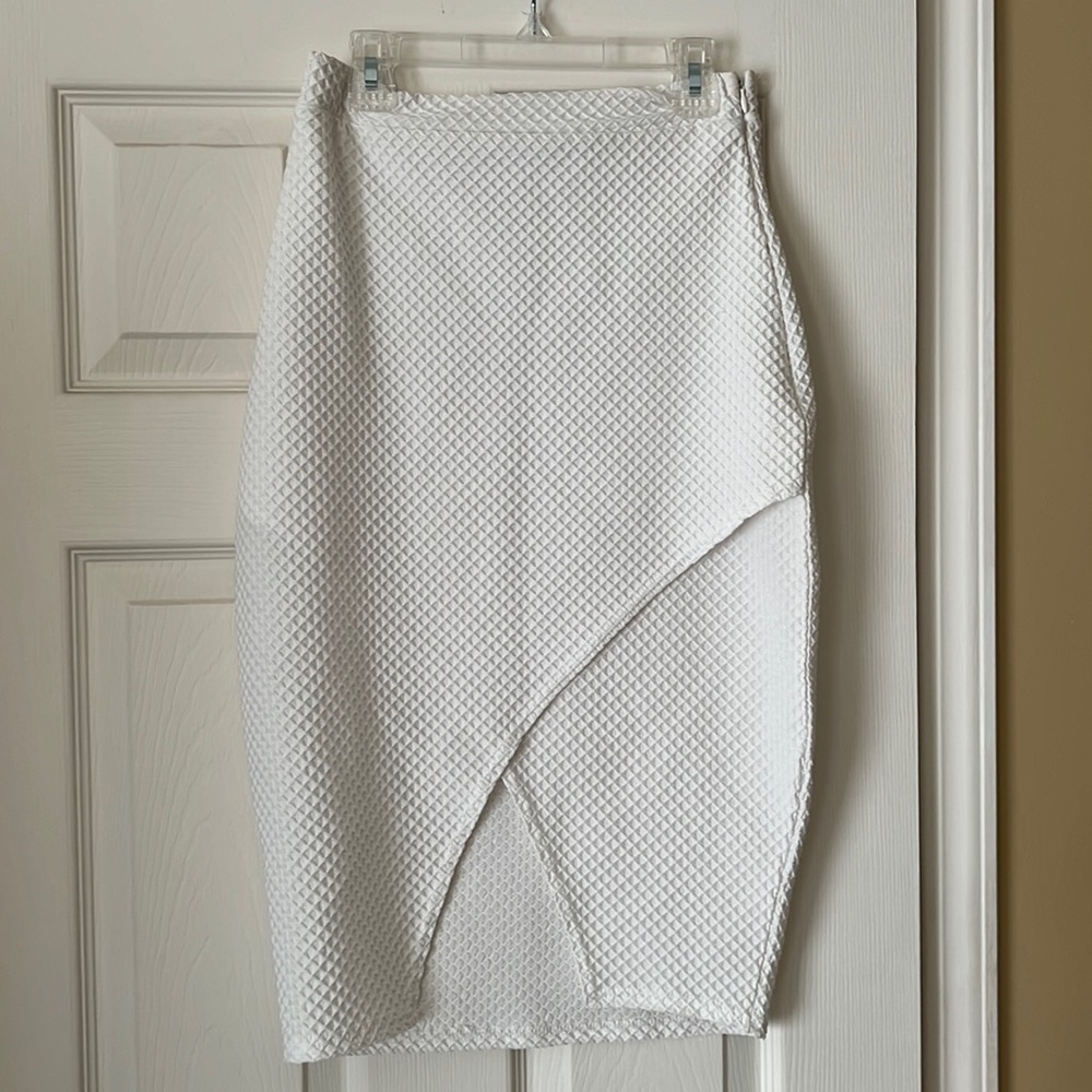 White bodycon skirt